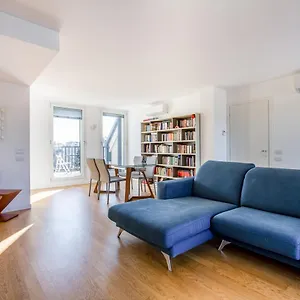 https://modern-apt-with-terrace-wifi-ac.italymilanhotels.net