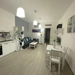 https://luli-house-napoli.hotels-amalfi.com
